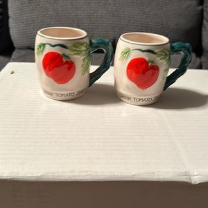 2 Drink Tomato Juice 6oz. cups.Made in Japan.